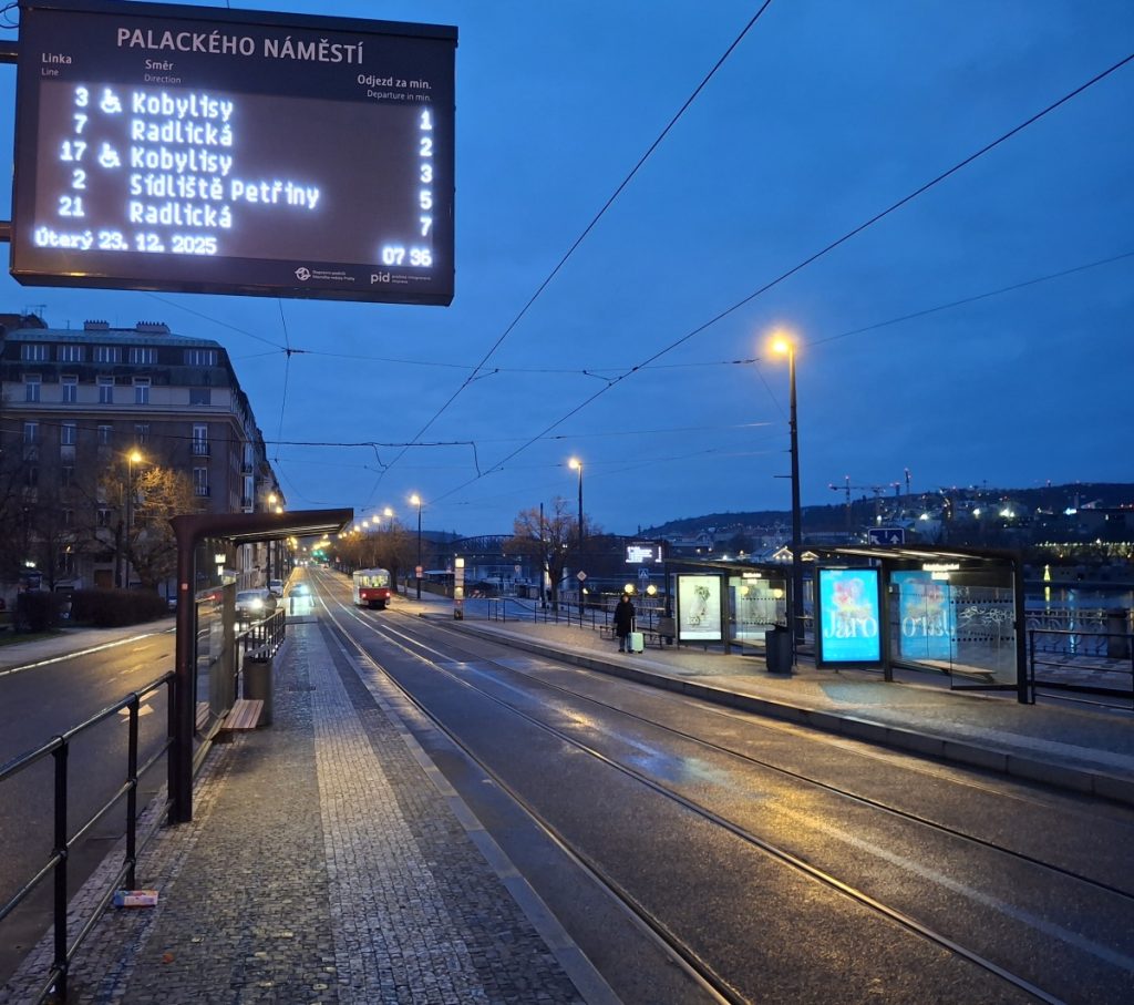 Volná tramvaj a planetárium